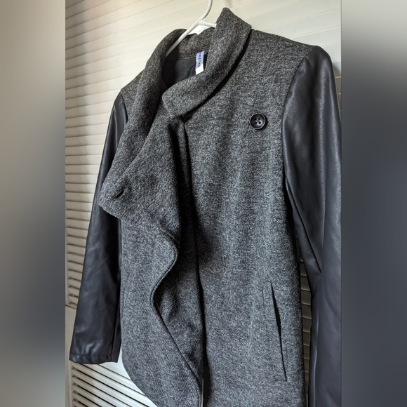 Fabletics Jacket size Small, Gray and Black - Picture 9 of 12